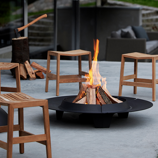 Caneline Ember Fire Pit